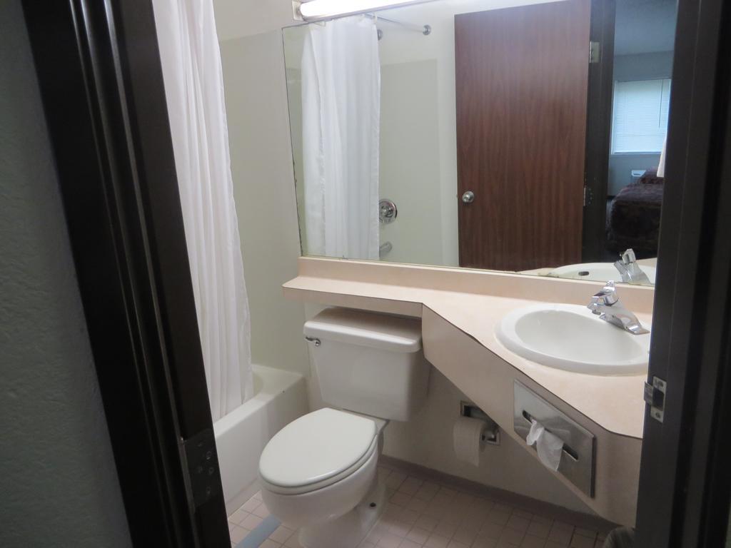 Travelers Hotel Rochester Kültér fotó